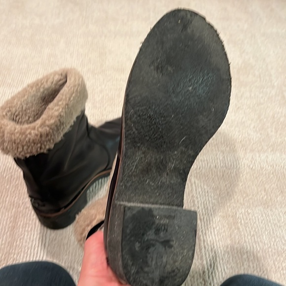 Chanel Leather boot with shearling fold over ankle boot - Picture 7 of 8